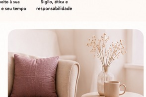 Ambiente acolhedor com poltrona e xícara